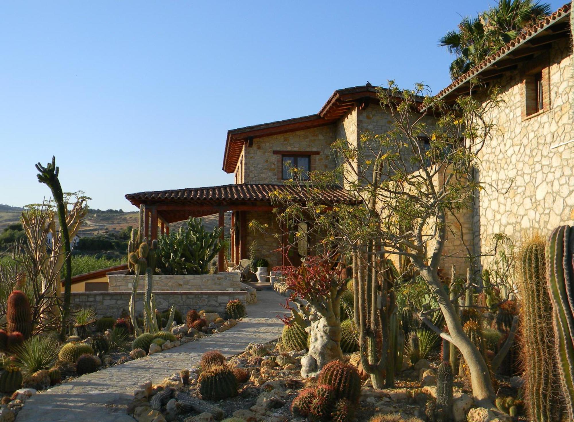 פאבארה Relais Garden Cactus B&B מראה חיצוני תמונה