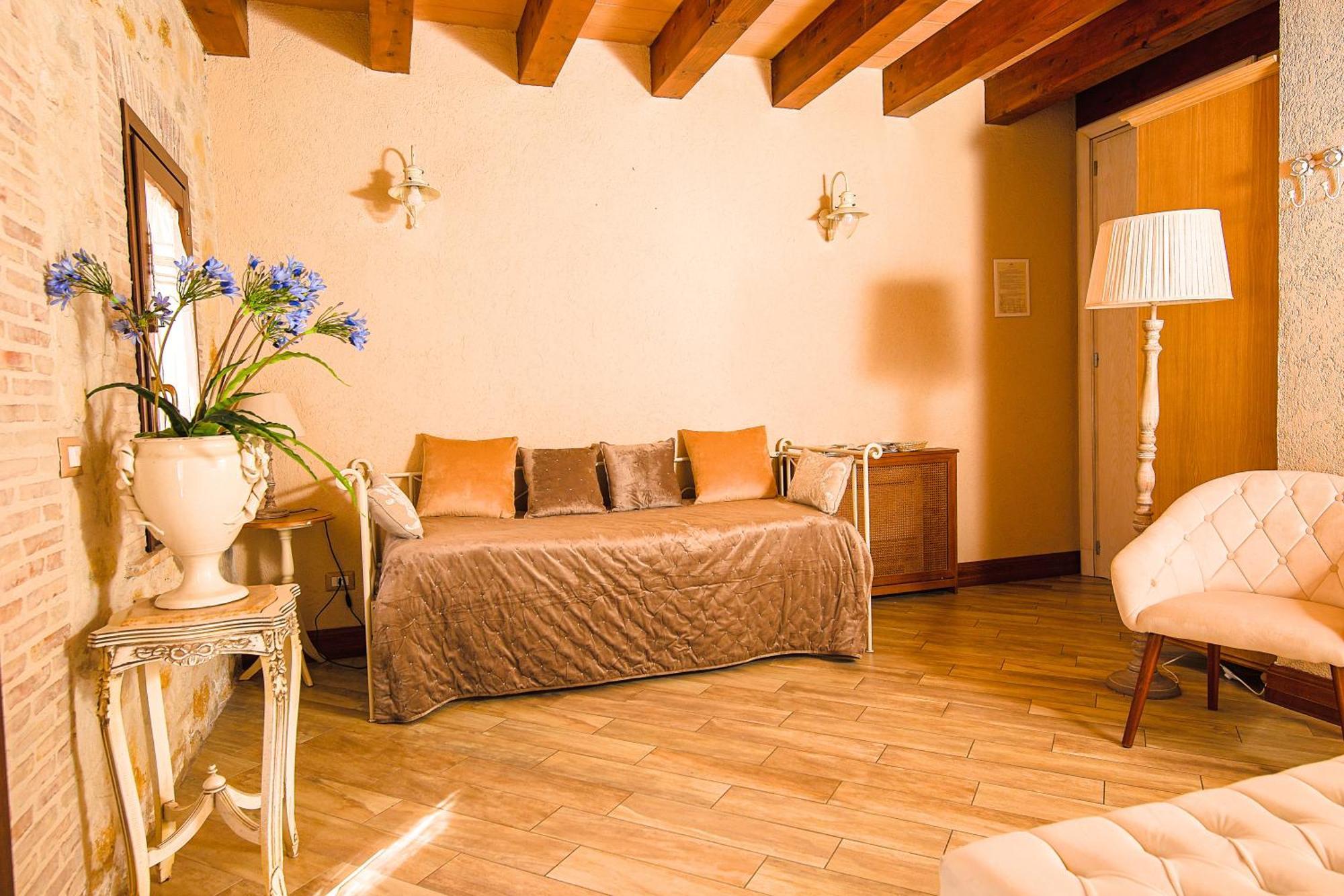 פאבארה Relais Garden Cactus B&B מראה חיצוני תמונה